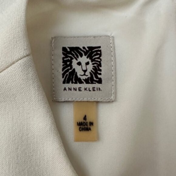 Anne Klein Ivory Shift Dress with Asymmetrical Black Trimmed Overlay - Size 4 - Picture 8 of 8